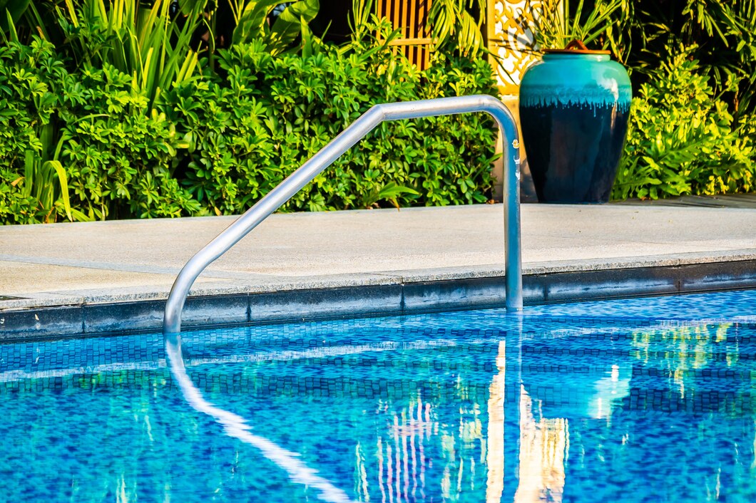 Jak utrzymać czystość w basenie ogrodowym dzięki odkurzaczom basenowym?